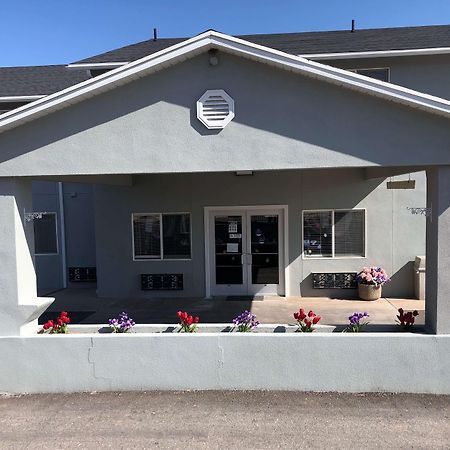 Motel Super 8 By Wyndham Price Exterior foto