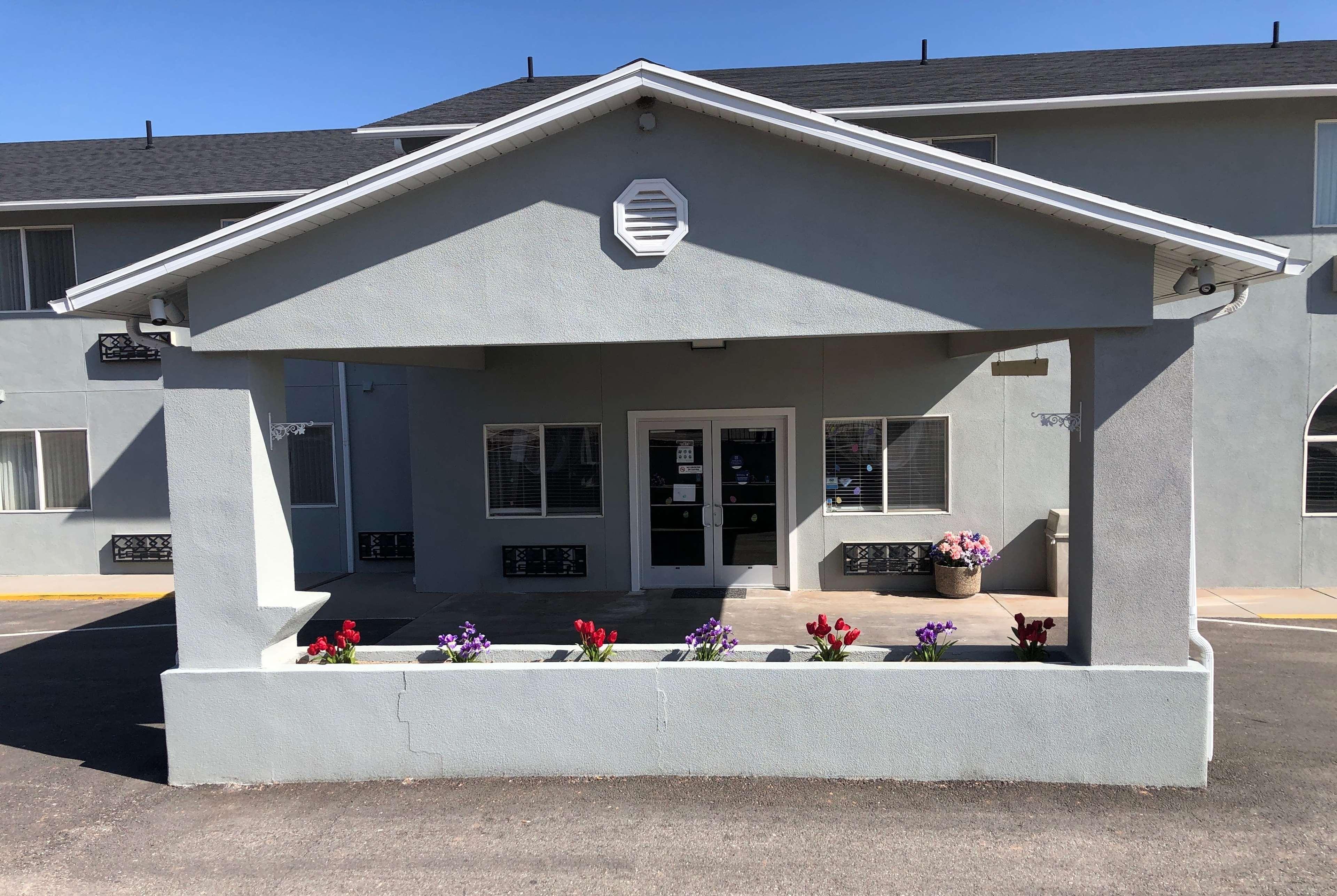 Motel Super 8 By Wyndham Price Exterior foto
